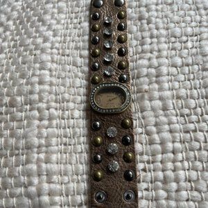 Leather snap watch in bronze